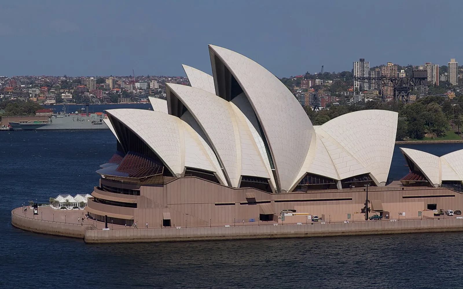 The Sydney Opera House on the harbour, a stop on a day of as-directed hire